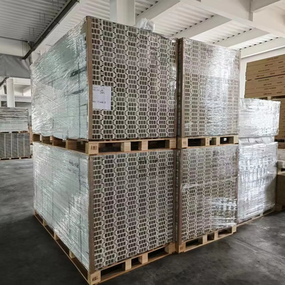 25000 KG ligne d'extrusion automatique de panneaux de cuisine WPC2 pour les besoins de production de portes larges
