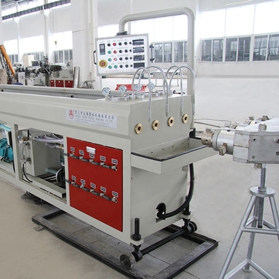 Machine d'extrusion professionnelle à double vis en acier pour la ligne d'extrusion de presse de tuyaux en PVC