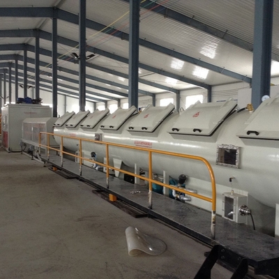 Ligne d'extrusion automatique de tuyaux en PVC à haute productivité compétitive avec une longue durée de vie