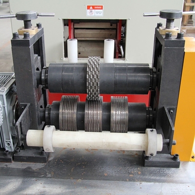 250kW de puissance Granules de toit Carreaux de profil en Pvc Ligne d'extrusion de feuille de plastique machine à vis jumelles