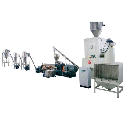 Machine à extruder les granulés pour la ligne de production de bois plastique personnalisée dans la fabrication