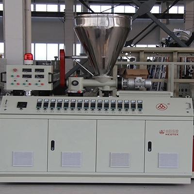 Boîte de vitesses à double vis de certification personnalisée pour la ligne d'extrusion de panneaux muraux en PVC WPC
