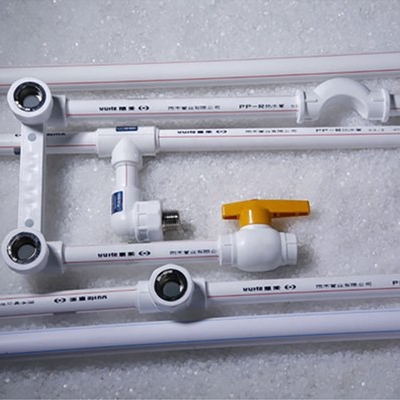 Machine d'extrusion de tubes en plastique en PVC à haute productivité pour tubes dans une usine de fabrication