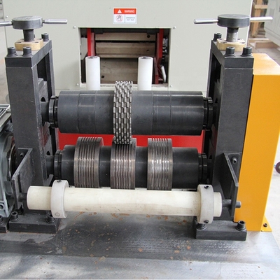 Acier 250kw 380v 50hz Profil Boîtes en plastique Machine d'extrusion de feuille en PVC pour la production