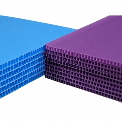 Machine d'extrusion de carton plastique à granules et facile à utiliser avec une vitesse de vis de 1500 tr / min