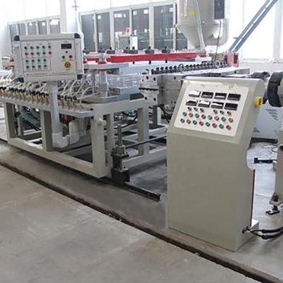Ligne d'extrusion avancée pour une technologie de pointe pour la production de feuilles de carton en mousse de PVC 23500 KG