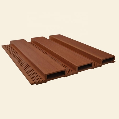 32.9 tours par minute Vitesse de vis Profil automatique de porte de fenêtre Briquette Extruder Machine Pour PVC