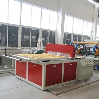 Machine automatique d'extrusion de briques verticales pour le revêtement de pierre avec une capacité de 23000 kg et une