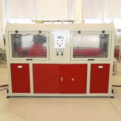 Machine à extruder en plastique à double vis conique à co-rotation de 60 kW pour la fabrication de tuyaux en PVC