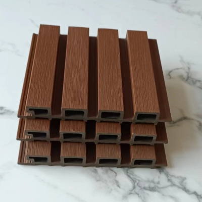 Ligne d'extrusion WPC à vis 38CrMoALA personnalisable pour la production de base de PP PE