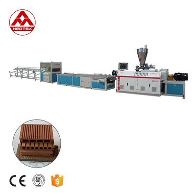 132 1 ratio L/D de vis PP base PE WPC ligne d'extrusion pour les besoins de traitement des plastiques