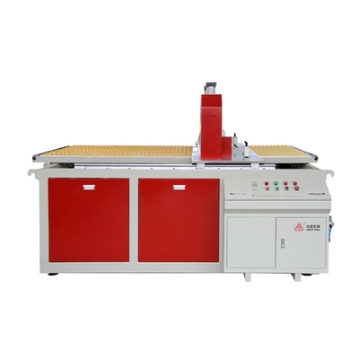 Ligne d'extrusion de panneaux de cuisine WPC à porte large2 26000x7000x4000 pour une production personnalisée