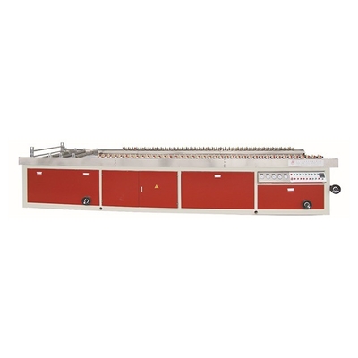 Ligne d'extrusion de panneaux de cuisine WPC à porte large2 26000x7000x4000 pour une production personnalisée