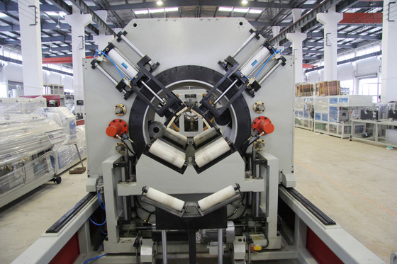 90 tours par minute Vitesse de vis LG1200 PE ligne d'extrusion de tuyaux pour l'approvisionnement en eau et en gaz 38000 KG