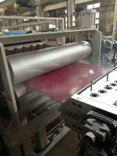 188 1 ligne d'extrusion automatique de carreaux de vitrage en PVC pour une production précise
