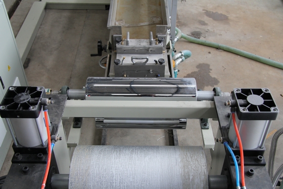 132 1 ligne d'extrusion de revêtement de pierre en PVC à vis pour une production rapide et précise