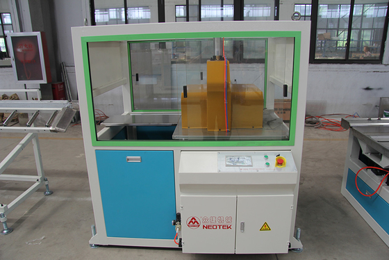 Ligne d'extrusion WPC à double vis conique co-rotative de 100 kW YF108 avec technologie avancée