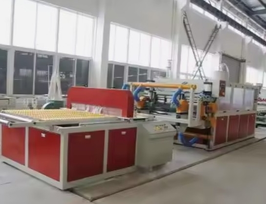 Ligne d'extrusion personnalisée de planche en mousse de PVC à double vis conique rotative de 1220 mm