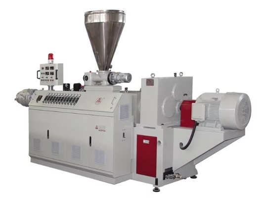 Machine d'extrusion de profilés en PVC WPC PE pour la production de lignes d'extrusion professionnelles