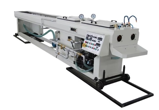 Machine d'extrusion de profilés en PVC WPC PE pour la production de lignes d'extrusion professionnelles